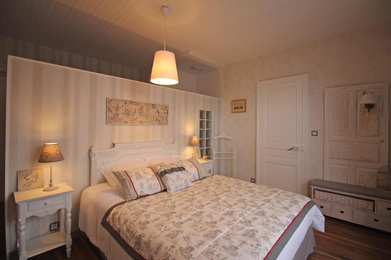 Au Fil Du Temps Bed & Breakfast Châlus Exterior foto